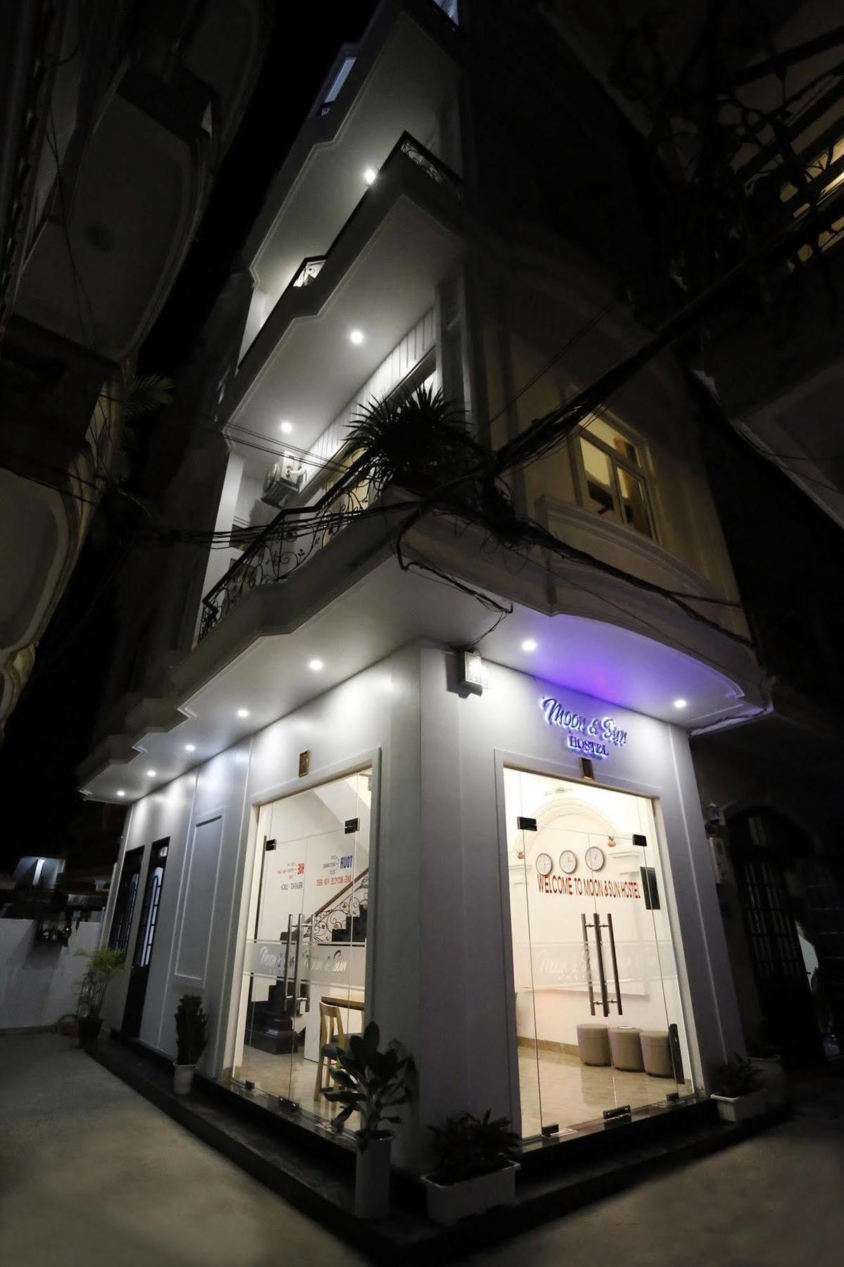 Moon & Sun Hotel Hue Exterior photo