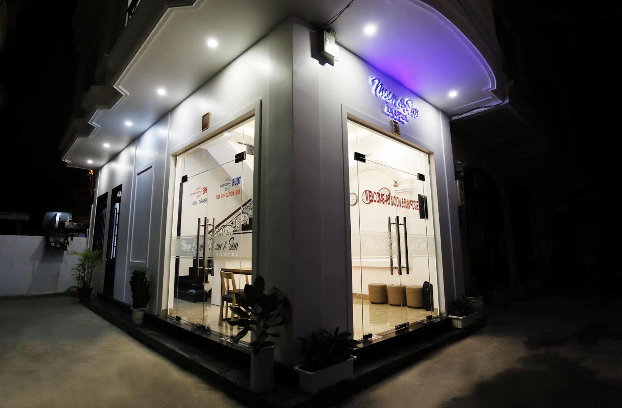 Moon & Sun Hotel Hue Exterior photo