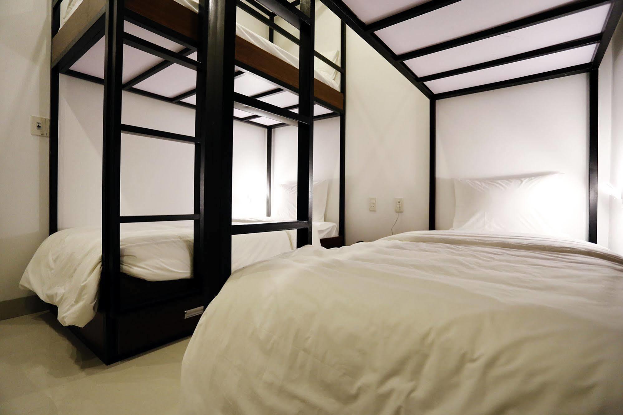 Moon & Sun Hotel Hue Exterior photo