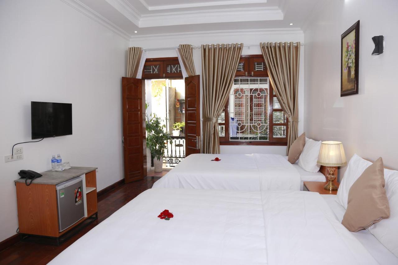 Moon & Sun Hotel Hue Exterior photo